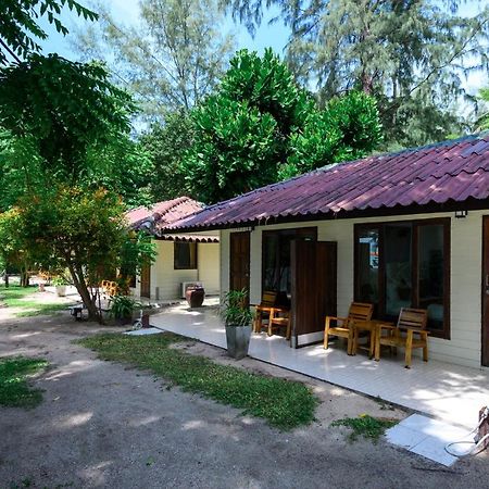 Wapi Resort Koh Lipe Buitenkant foto